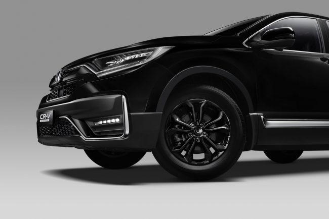 The all-new black themed Honda CR-V is bold and rugged combined with Next Generation Advance Safety - Honda iSensing